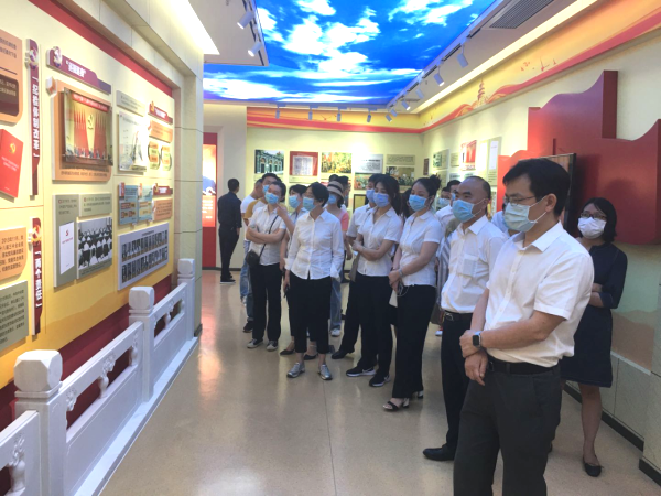 6-19产业公司干部职工赴长沙市廉政教育基地开展警示教育活动(1) (28348)353.png